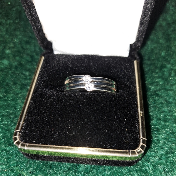 Sz 7 Ring - Picture 1 of 3